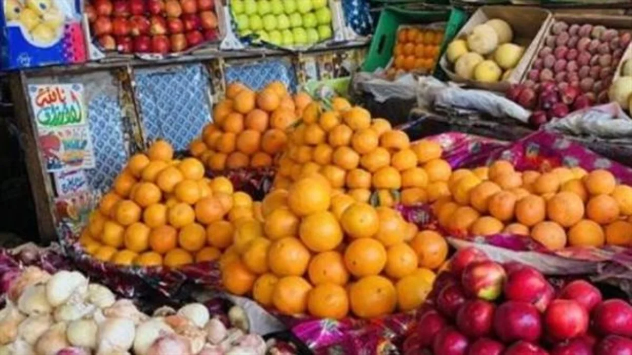 أسعار جديدة.. الموز والتفاح والبطيخ تتصدر سوق الفاكهة اليوم